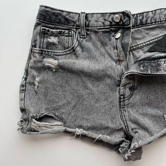 Wild Fable Women's Highest Rise Cut-Off Distressed Raw Hem Shorts Grey Size 12 - Picture 3 of 6